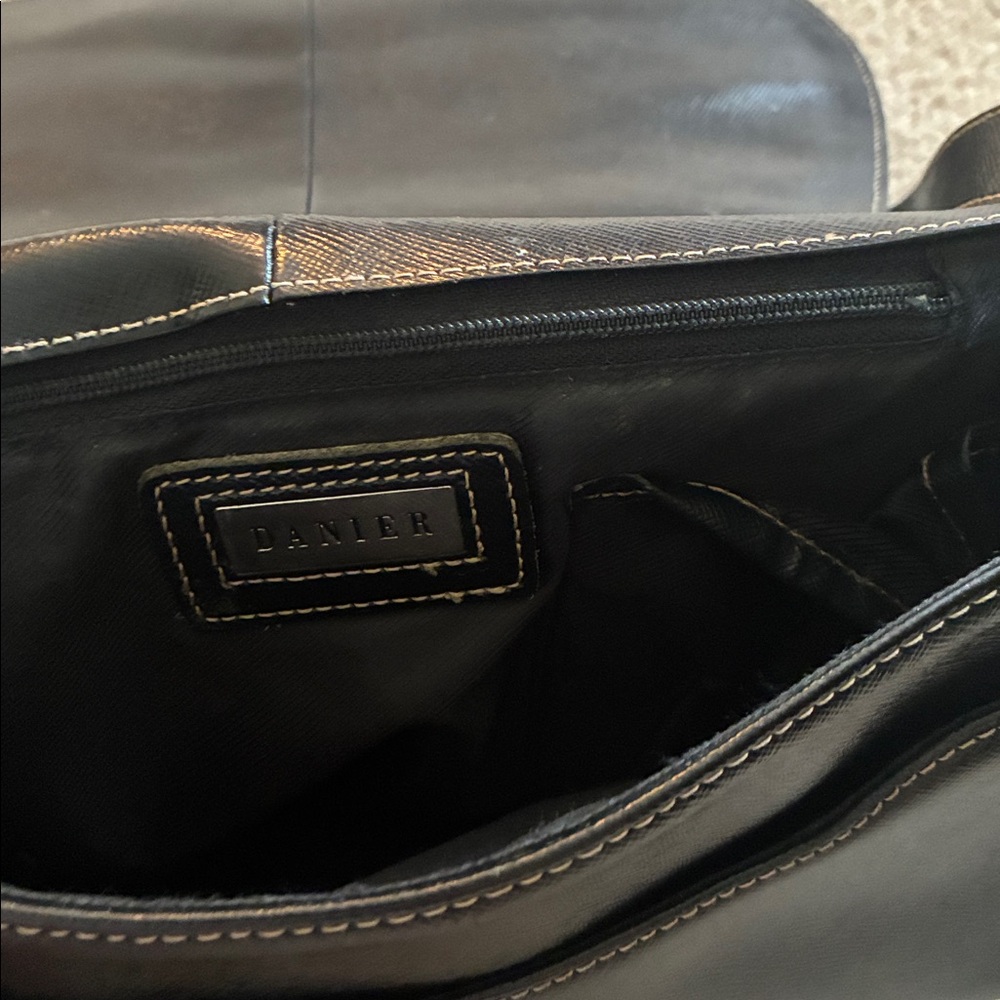 Danier Leather Crossbody Adjustable Strap Saddle Bag - Black - Picture 8 of 12